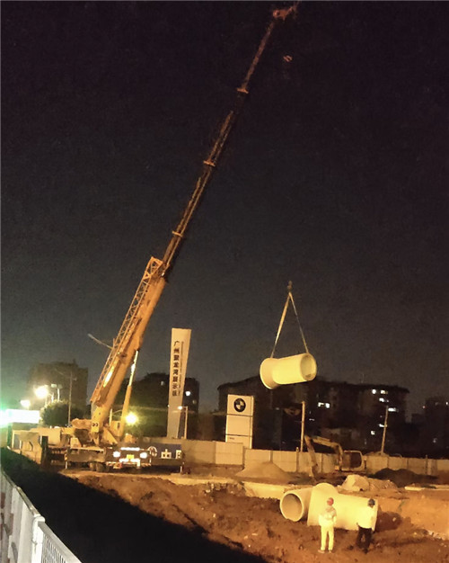 怀安县“弯臂矫正”—— 吊车的 “形变补偿” 技术